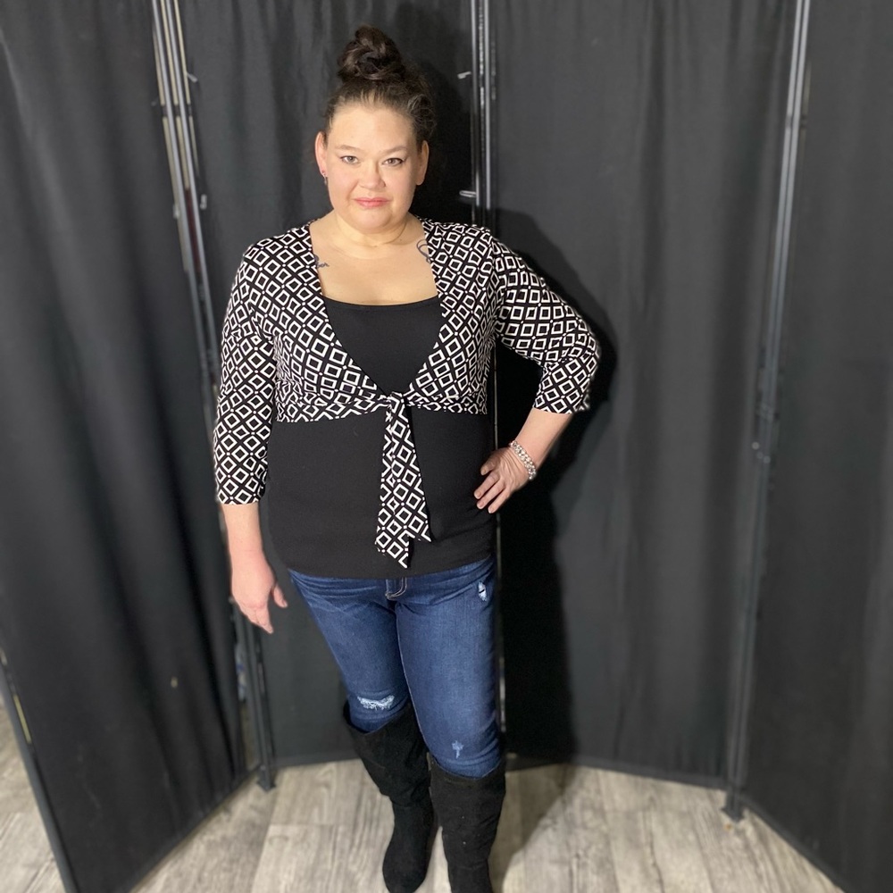 Stylish Black and White Shrug with 3/4 Sleeves
